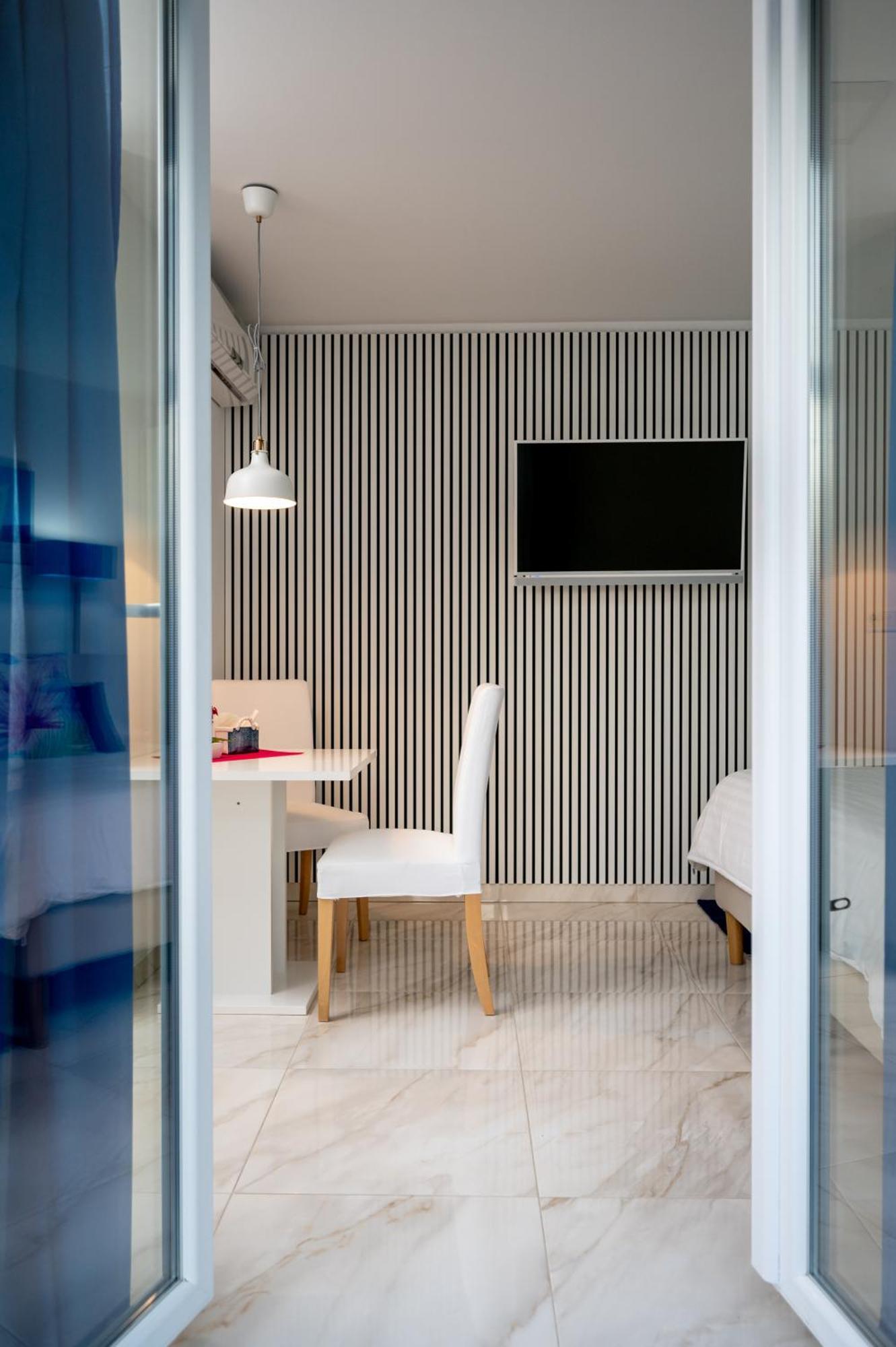 Adorami Apartments Baska  Exterior photo