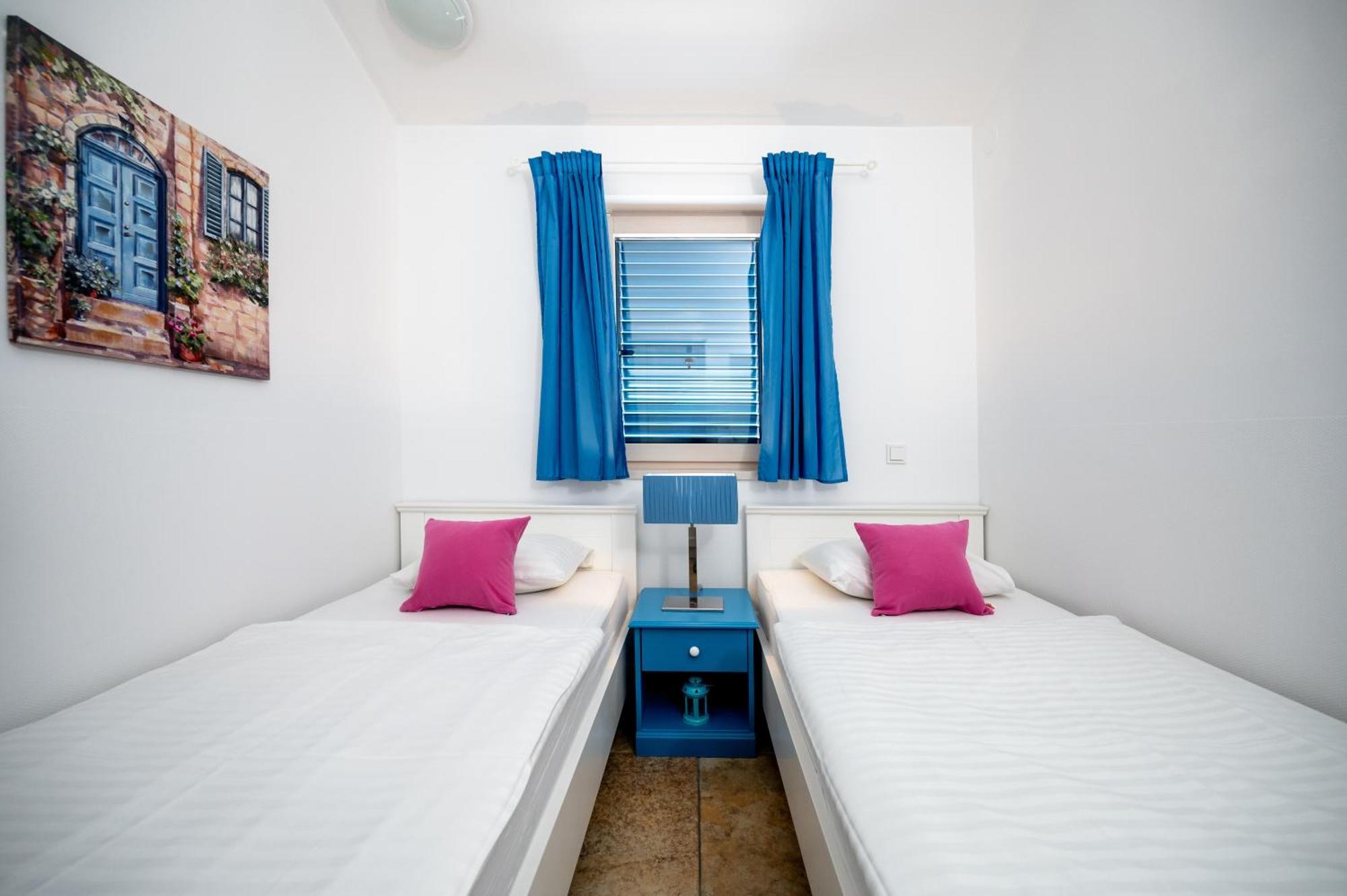 Adorami Apartments Baska  Room photo